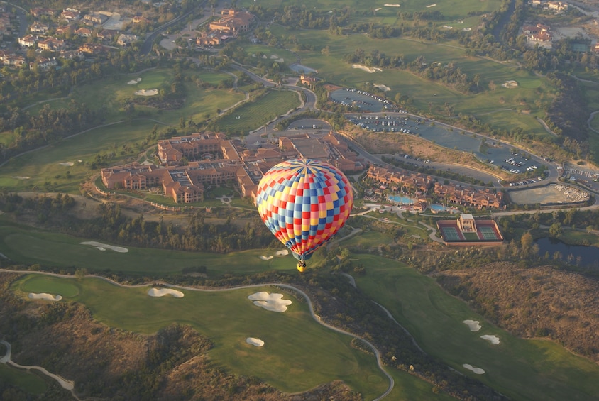 Carregar foto 5 de 10. Sunset Hot Air Balloon Ride in Del Mar San Diego