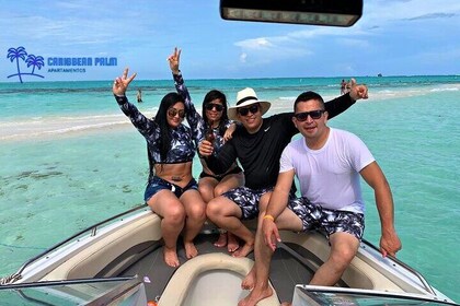 乘坐豪华游船在七种颜色的大海上进行私人游览