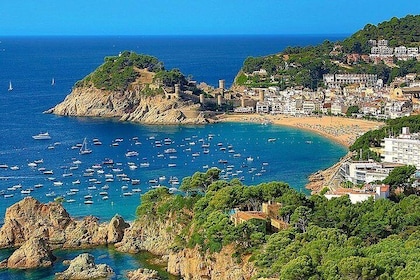 From Barcelona : Girona and Costa Brava Day Trip (VIP Small Group)