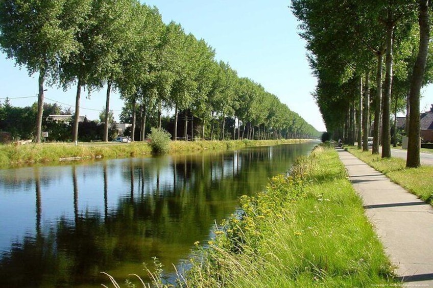 Private Scenic bike tour Bruges countryside