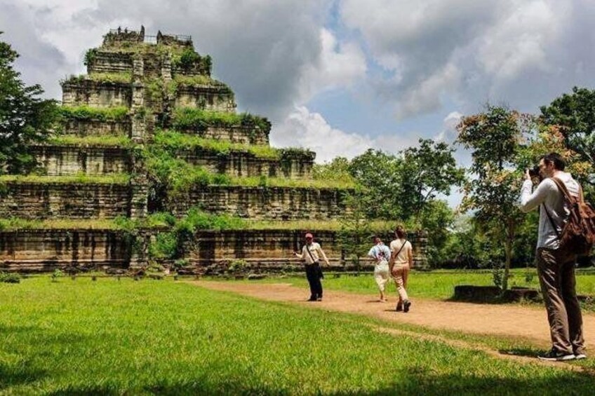Koh Ker and Beng Mealea Excursion Join-in Tour