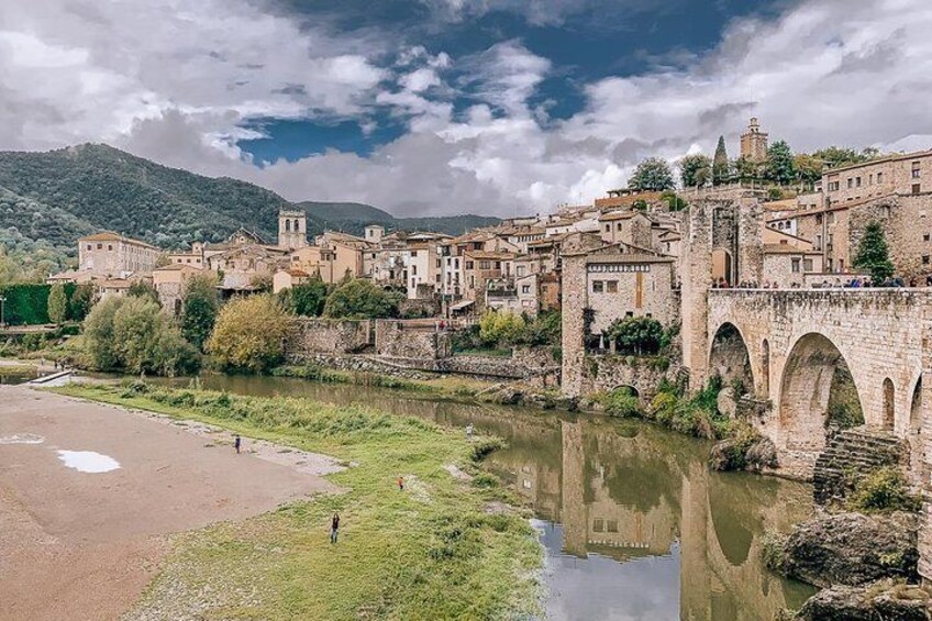 Girona Exclusive Walking Tour : Guided Tour with Small Group (3 Hours)