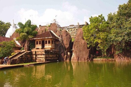 Day Tour Anuradhapura from Kandy by Lux Tours Lanka