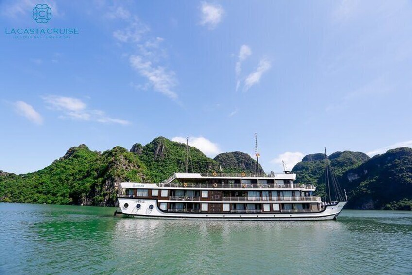 V.I.P Suite Cabin on Luxury 5 Star Cruise in Halong Bay (2D/1N)