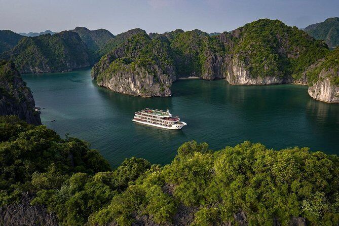 Dora Cruise - Halong bay and Lan Ha bay 5 star cruise with All Activities