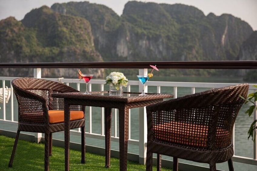 Dora Cruise - Ha Long Bay and Lan Ha Bay Luxury 2 Days 1 Night