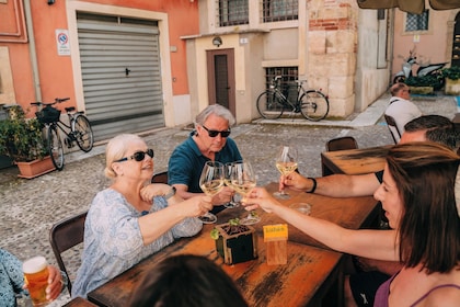 Recorrido a pie por Verona con comida y vino
