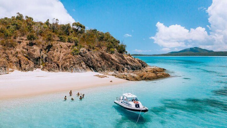 Private Standard Charter Experience in Whitsundays