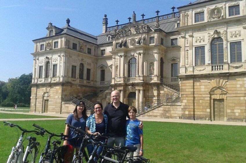 Dresden Highlights - Big city tour with bike