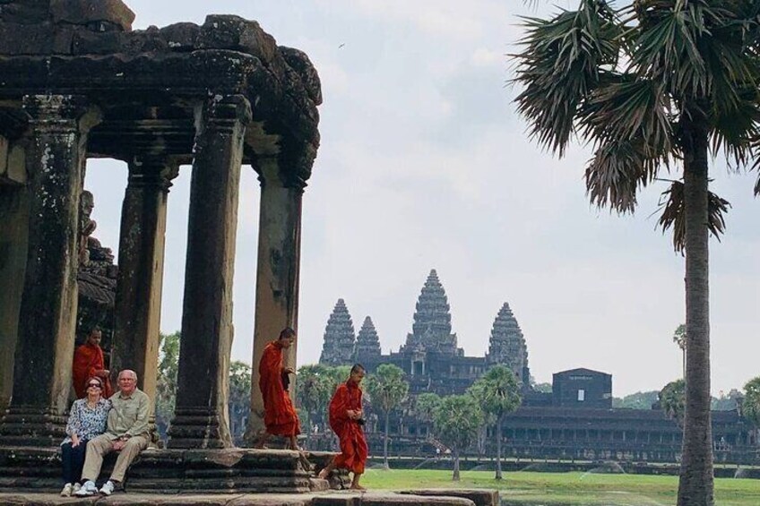 Cycling Angkor Wat Small Tour 