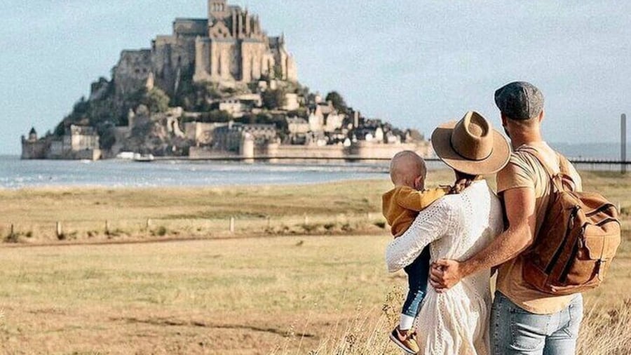 Mont St Michel Full Day Tour with a National Guide from Bayeux