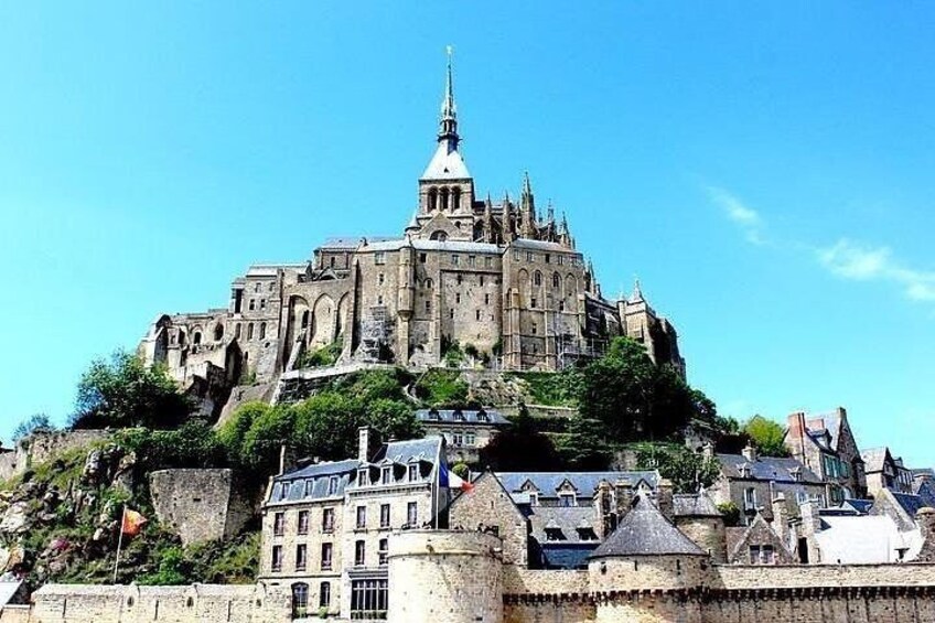 Full Day Tour focus on Mont St Michel from Bayeux with a National guide