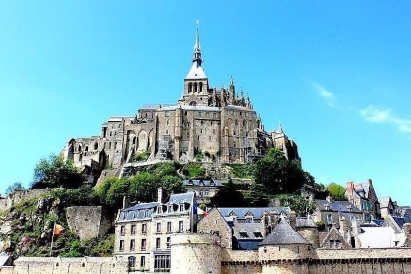 Full Day Tour focus on Mont St Michel from Bayeux with a National guide