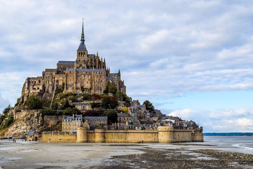 Full Day Tour focus on Mont St Michel from Bayeux with a National guide