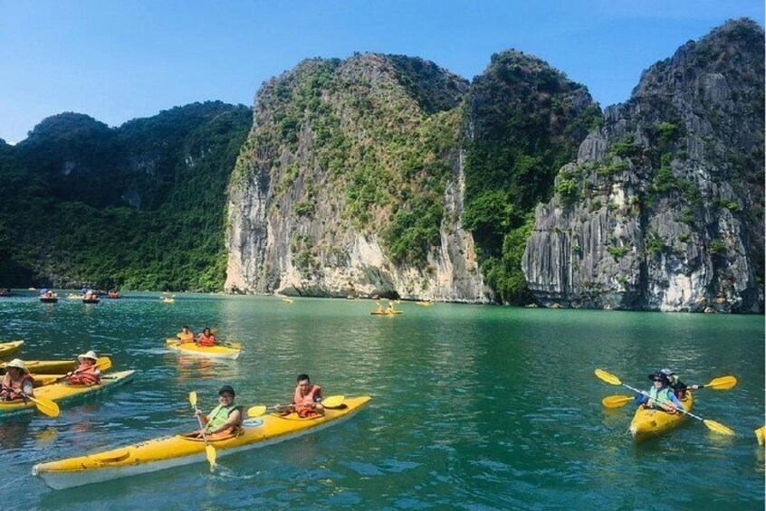 Halong Bay Day Tour: Cruise, Sea Kayaking, Caves, Lunch ... with Highway Transfer