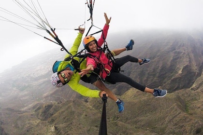 Premium paragliding op Tenerife met het beste team van piloten: emotie en v...