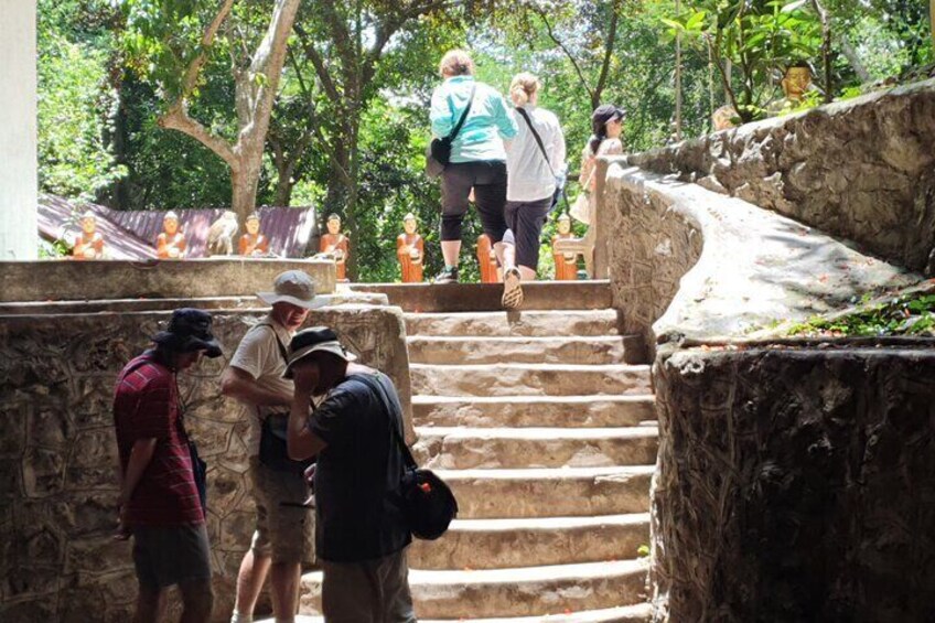 Cave air on Phnom Sampov