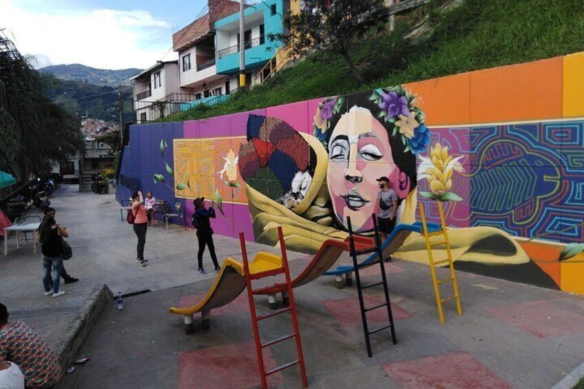 City tour in Medellin + Commune 13 + Metro and Metrocable