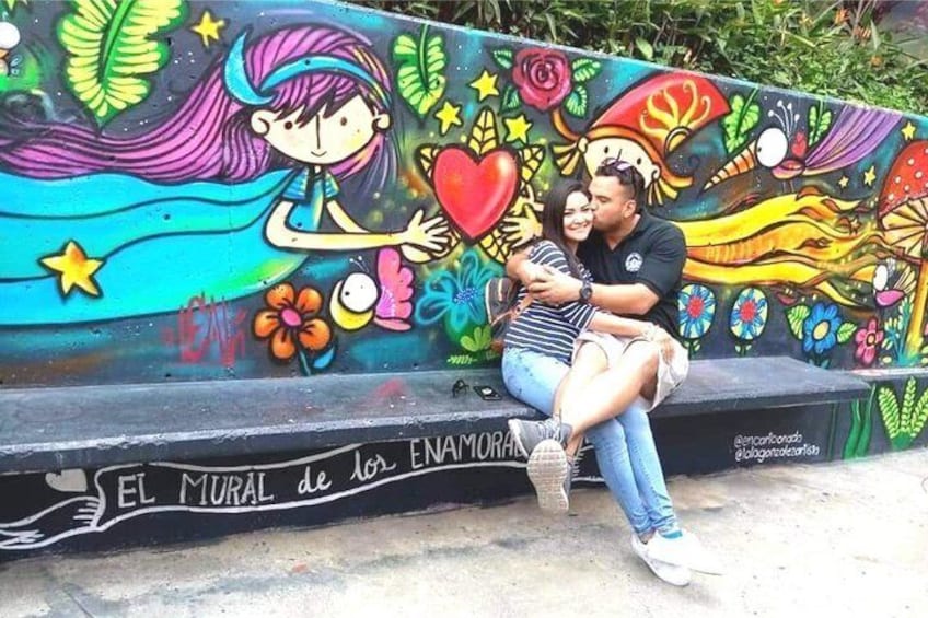 City tour in Medellin + Commune 13 + Metro and Metrocable