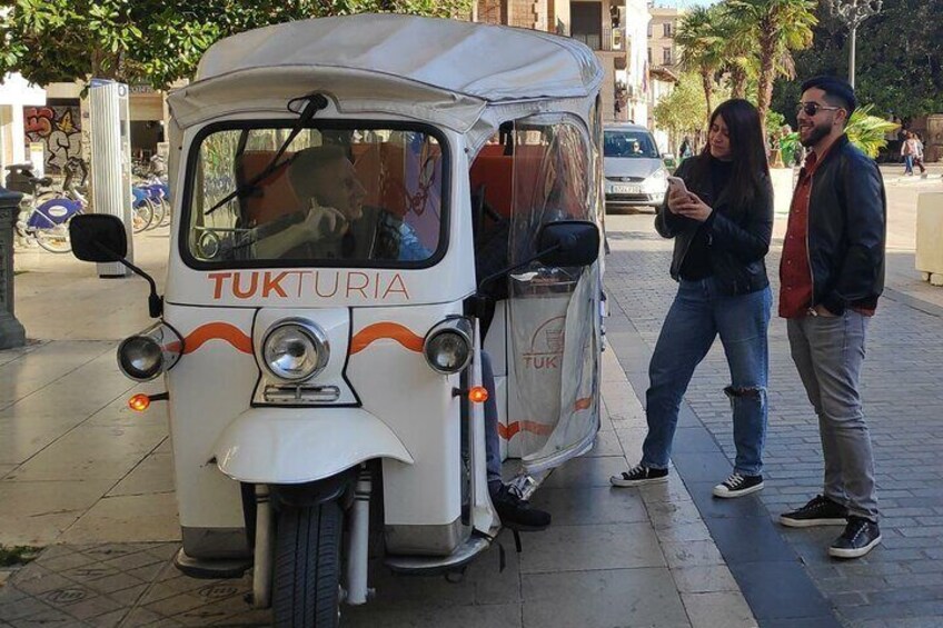 Enjoy Historical Valencia with Tuk Turia