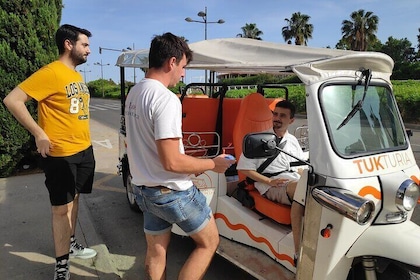 Valencia: Tuk Tuk Modern Tour