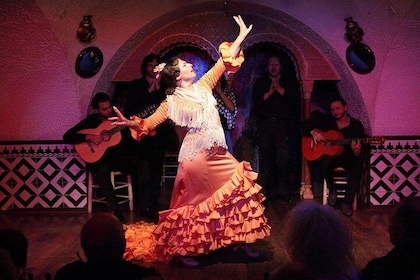 Flamencoshow in Tablao Flamenco Cordobes Barcelona in La Rambla