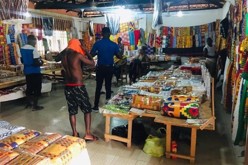 Bonwire Namimg Ceremony and Kente Tourist Center