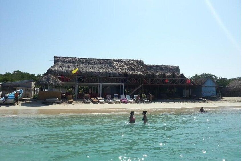 Playa Blanca baru tour with typical lunch of the region