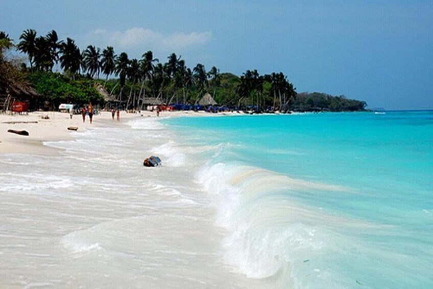 Playa Blanca baru tour with typical lunch of the region