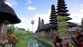 Pura Taman Ayun Temple, Monkey Forest & Tanah Lot Excursion