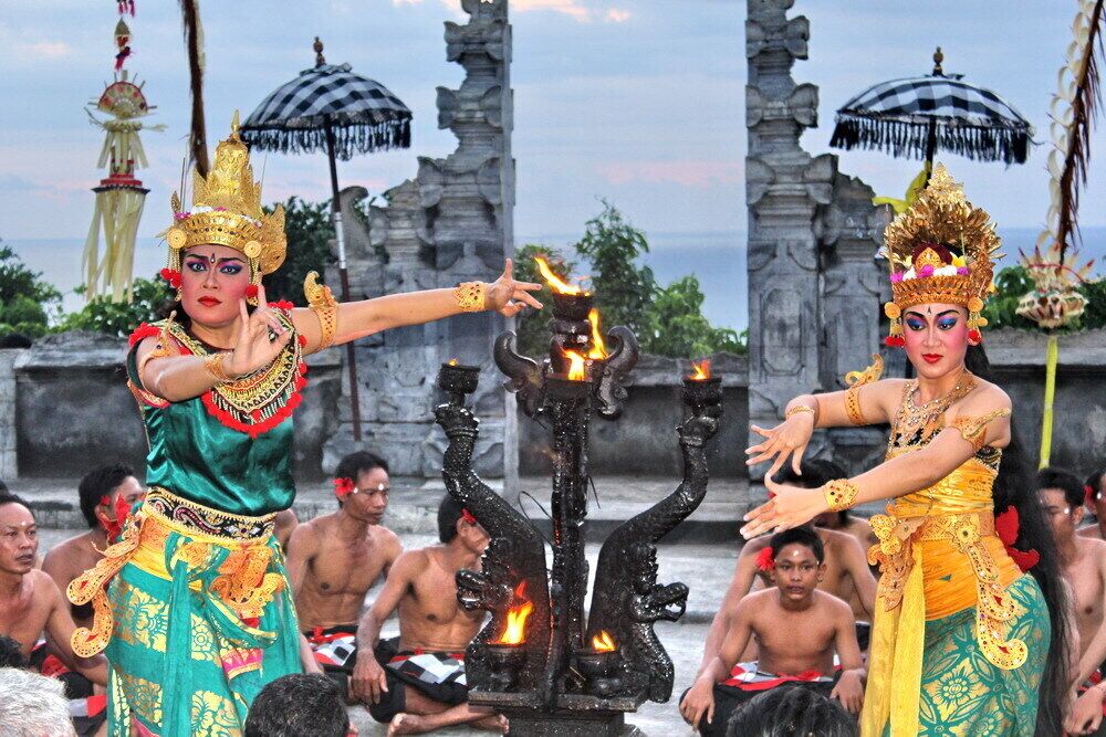 Uluwatu Sunset Kecak Dance & Jimbaran Seafood Dinner