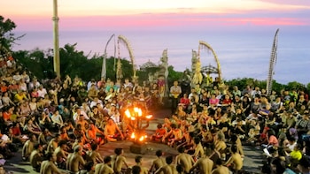 Uluwatu Sunset Kecak Dance & Jimbaran Seafood Dinner