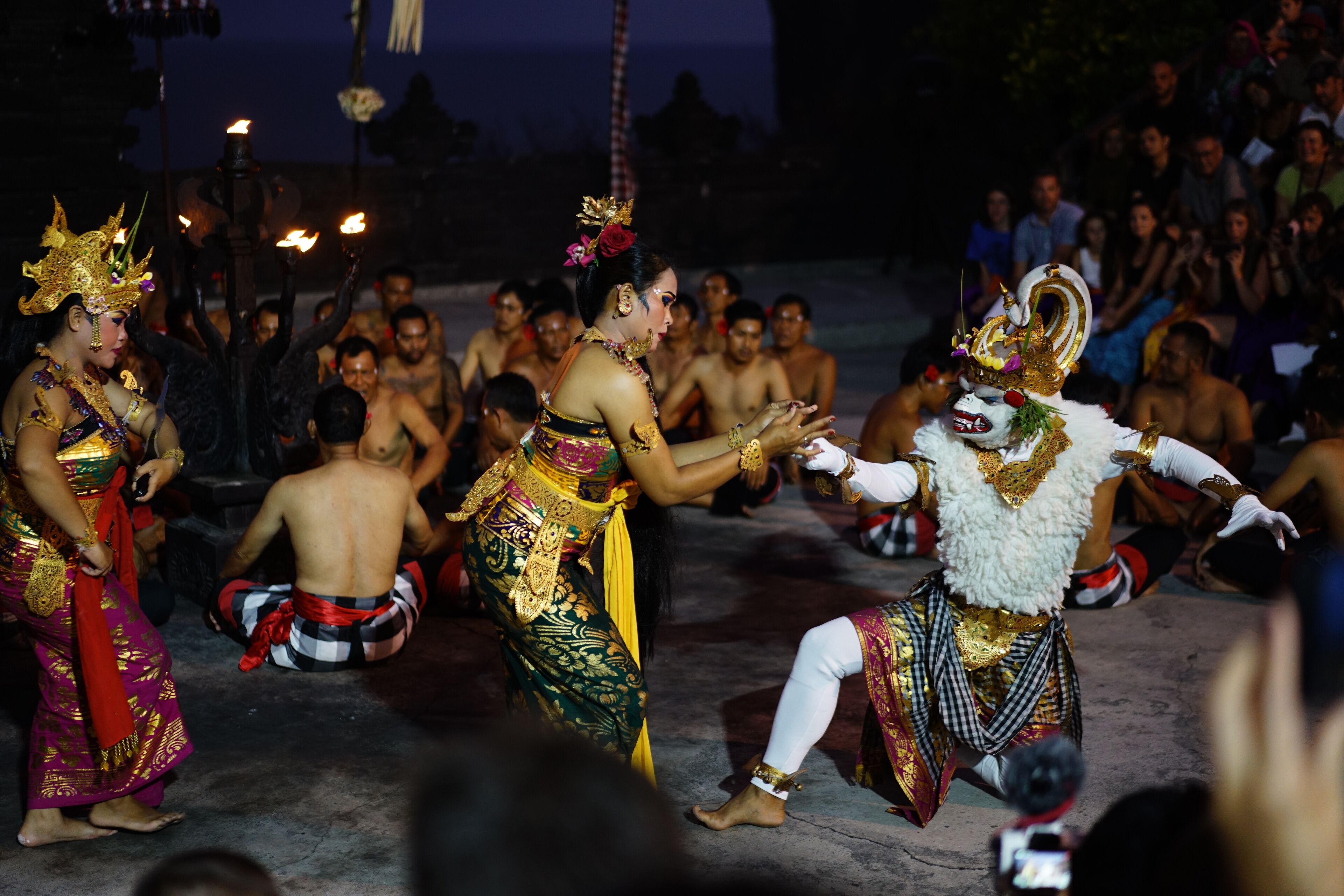 Uluwatu Sunset Kecak Dance & Jimbaran Seafood Dinner