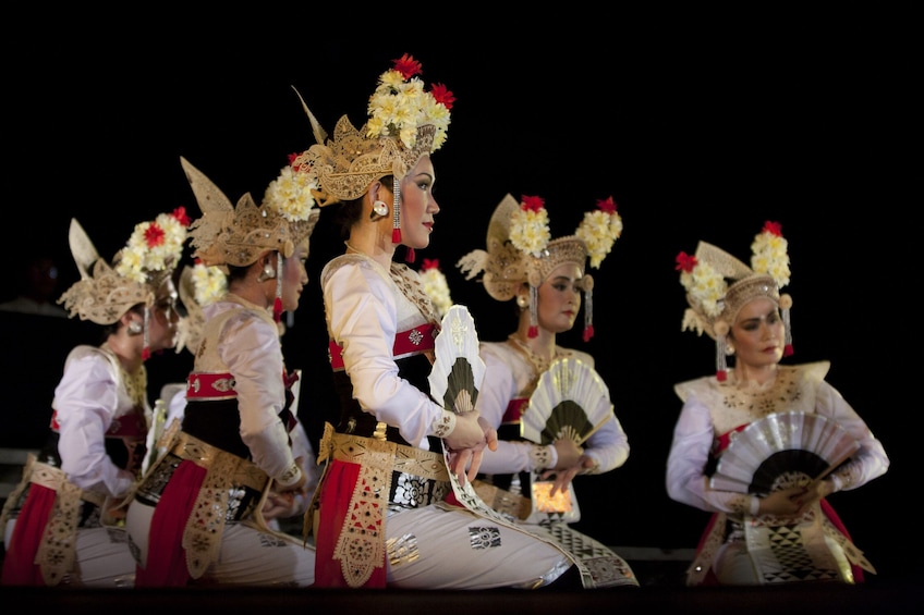 Ubud Evening Tour with Legong Ramayana Show