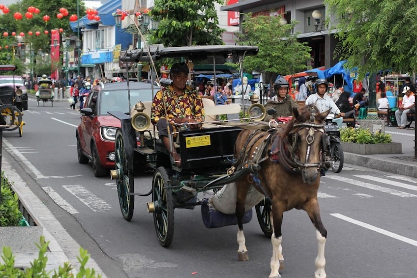 2-Day Excursion to Yogyakarta & Borobudur Temple from Bali