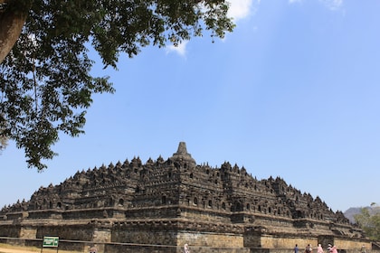 2-Daagse Excursie naar Yogyakarta & Borobudur Tempel vanuit Bali