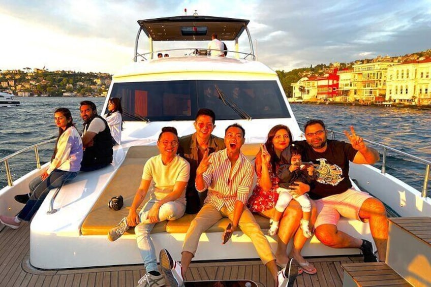 2.5 Hours Bosphorus Sunset Cruise on Luxury Yacht