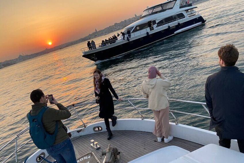 2.5 Hours Sunset Yacht Cruise Bosphorus