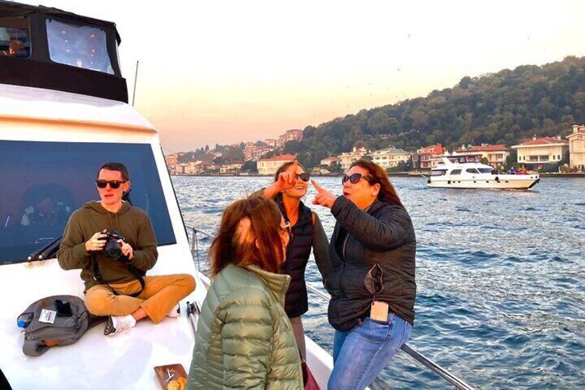 Sunset Cruise on Luxury Yacht Istanbul