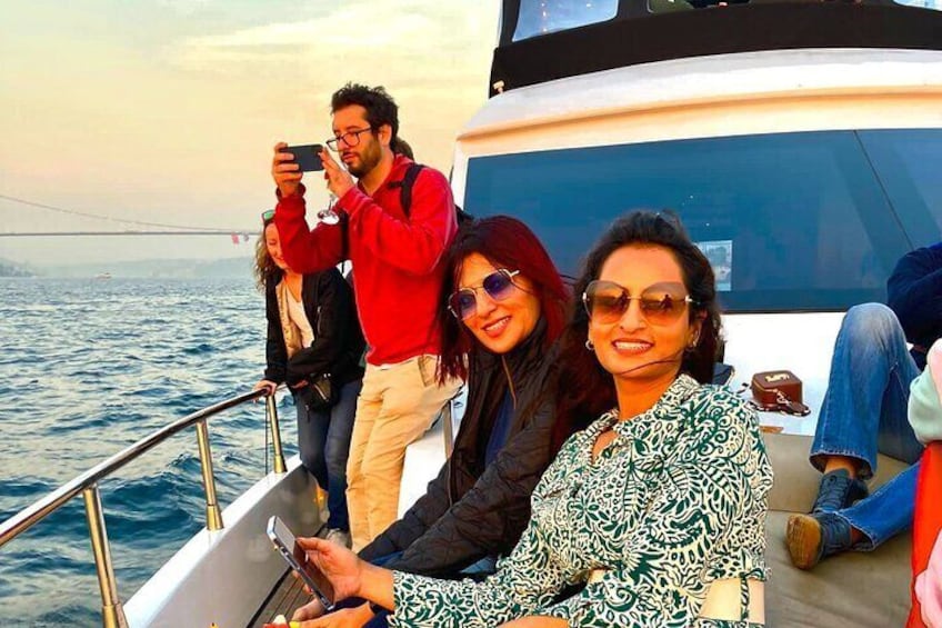 Sunset Cruise on Luxury Yacht Istanbul