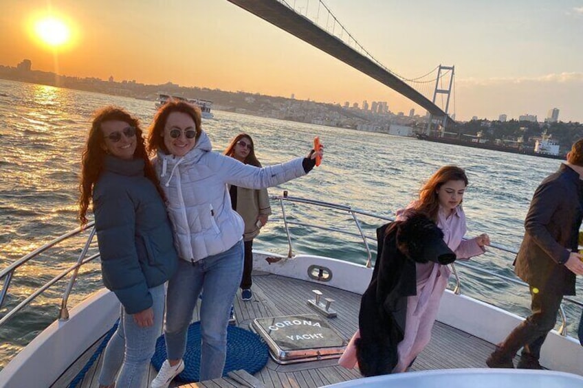 2.5 Hours Sunset Yacht Cruise Bosphorus