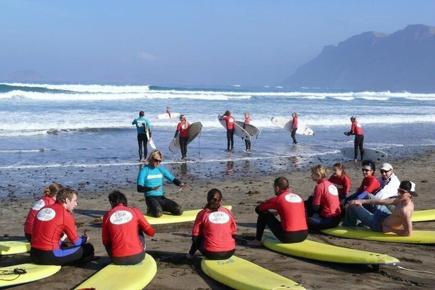 2-hour surf class in Famara