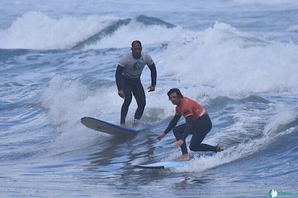 Surf lessons in Famara 9:15-14:30h (4 hours of class)