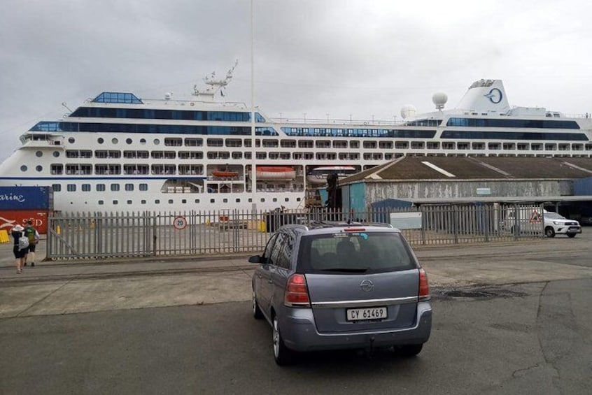 The 7-seater minivan used for the tour