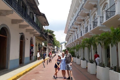 Private Tour of the Historic Center of Panama and Canal
