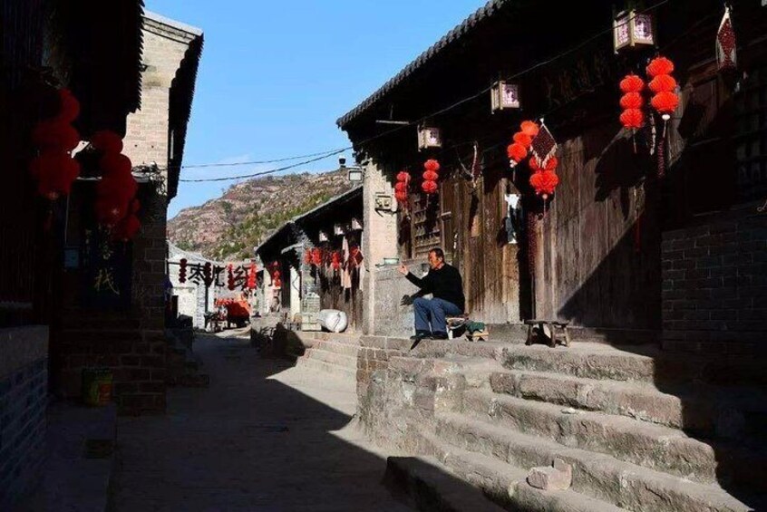 Private Full Day Tour to Qikou Ancient Town and Yellow River from Taiyuan