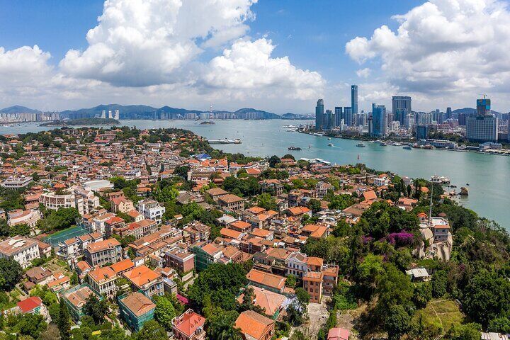 Xiamen Private Tour: Gulangyu Island & Tailored City Highlights