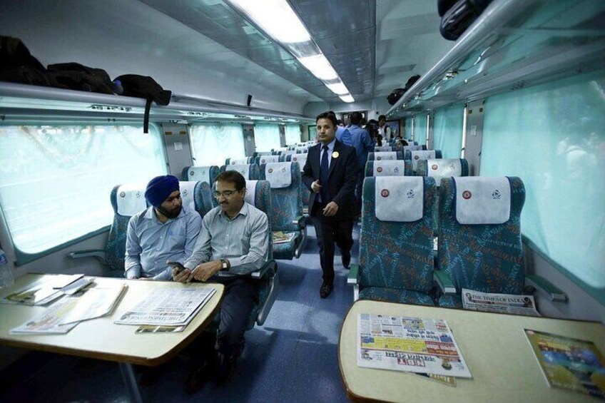 All Inclusive Taj Mahal Tour by Superfast Train From Delhi