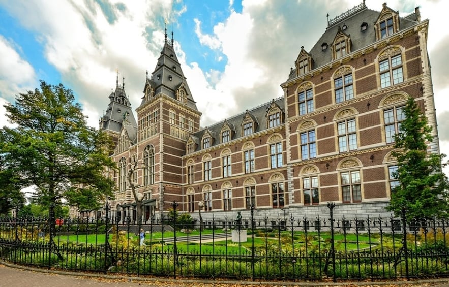 Skip - the - line Rijksmuseum & City Canal Cruise