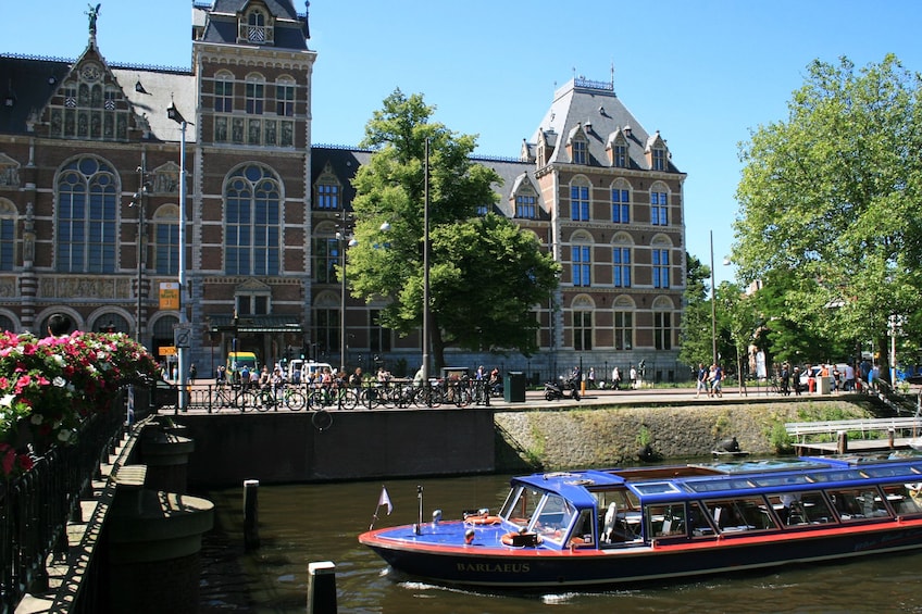 Skip - the - line Rijksmuseum & City Canal Cruise